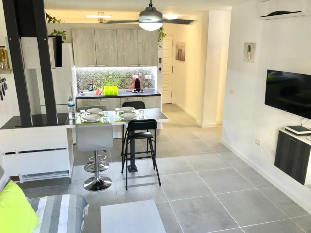 Los Cristianos Center Modern Apartament Exterior foto